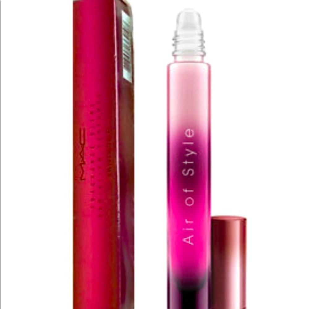 MAC Air of Style Rollerball Fragrance. BNIB